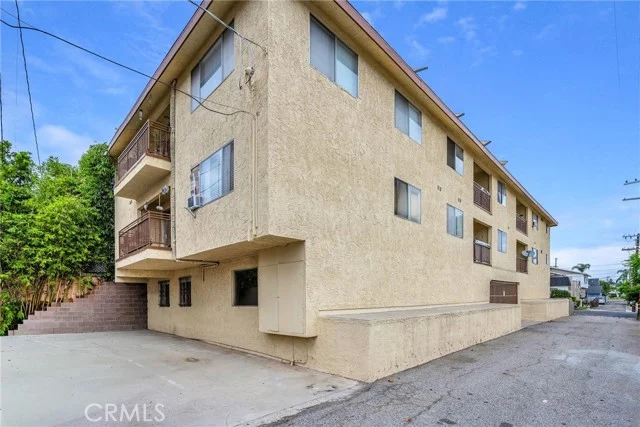 1329 W 8th photo 3