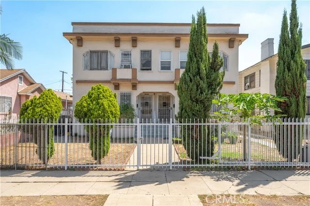 2022 4th Avenue photo 4