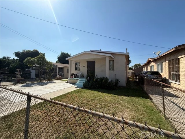 1229 S Indiana photo 2
