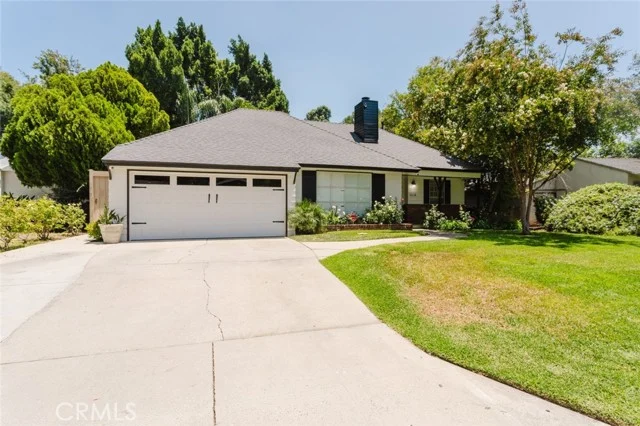 6638 Blucher Avenue photo 2