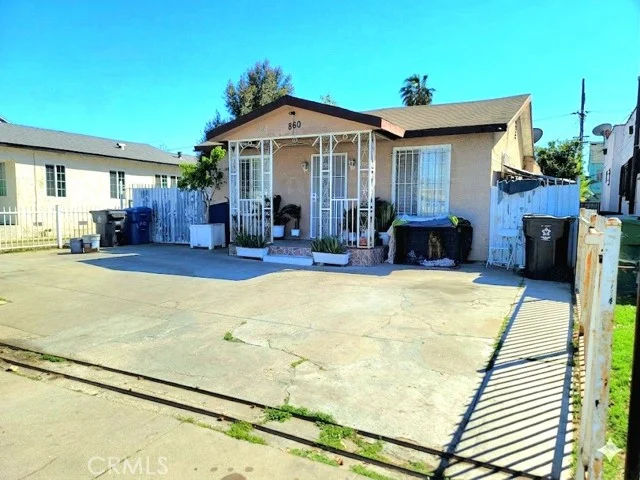 860 W 73rd St. photo 2