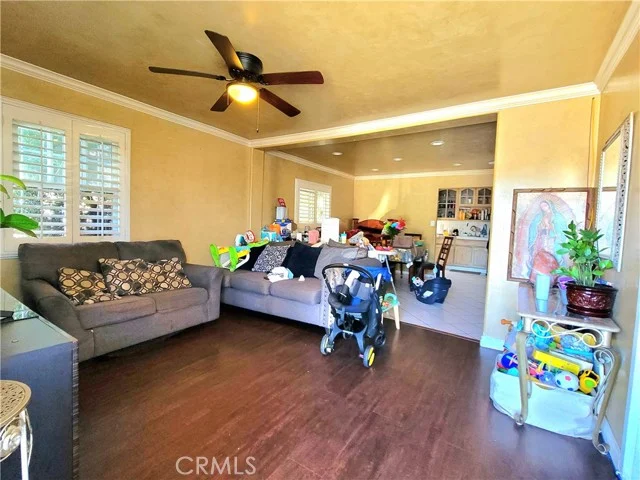 860 W 73rd St. photo 4