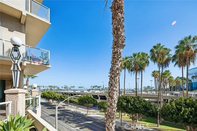 388 E Ocean Boulevard #709 photo 2