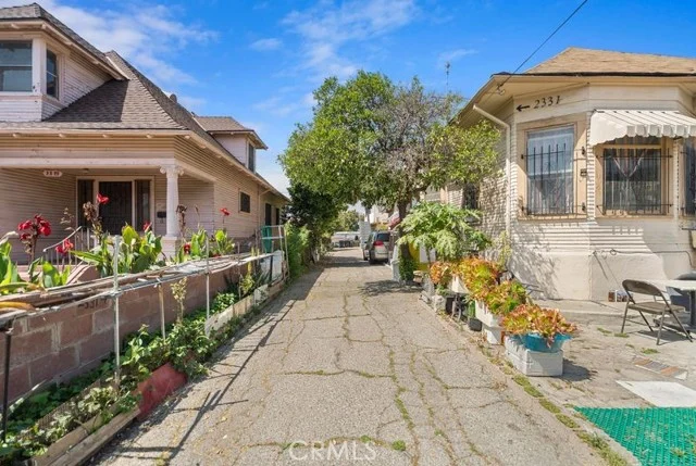 2333 Eastlake Avenue photo 4