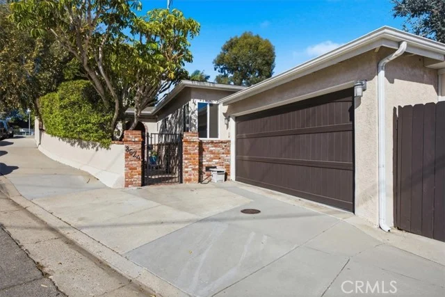 3624 Bell Ave photo 2