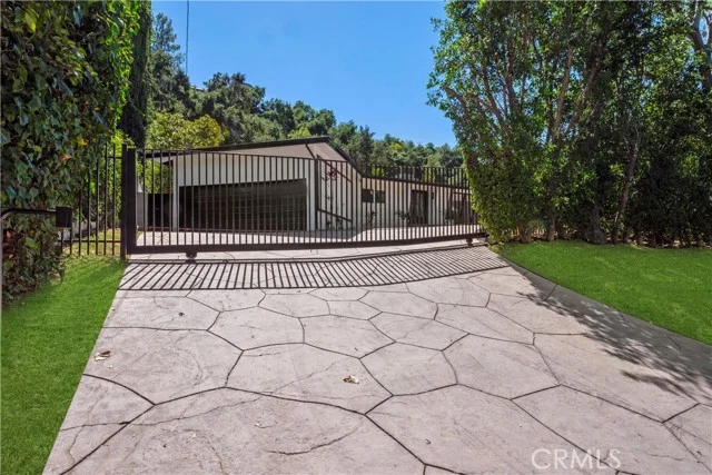 3267 Laurel Canyon Boulevard photo 3