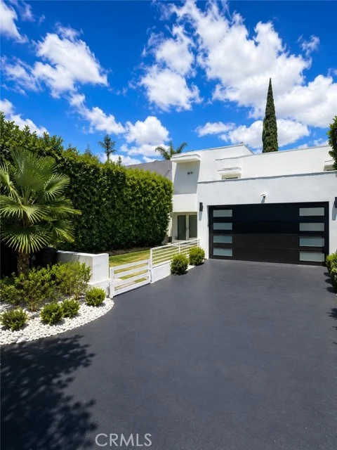 14721 Valley Vista photo 3