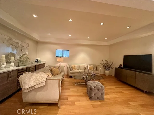 14721 Valley Vista photo 5
