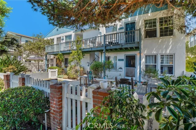 2722 Grand Canal photo 2