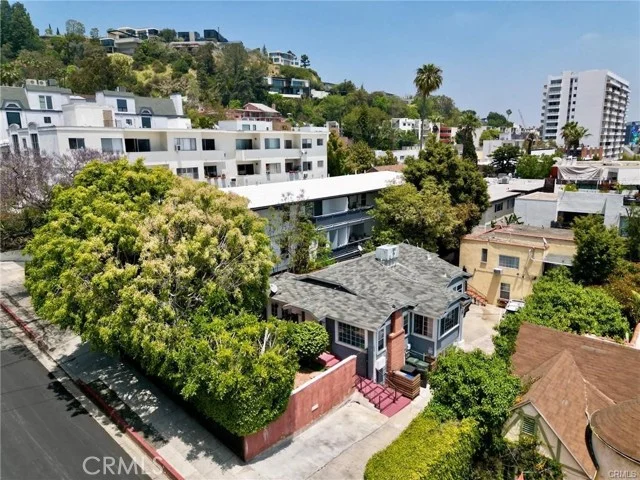 1204 N Clark photo 3