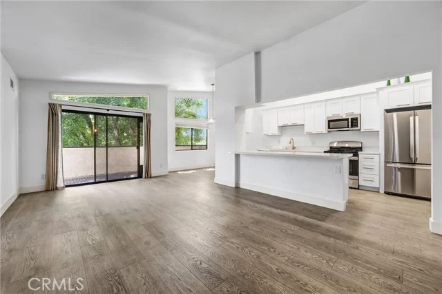 5805 Whitsett Avenue #201 photo 2