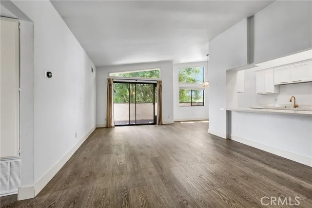 5805 Whitsett Avenue #201 photo 3