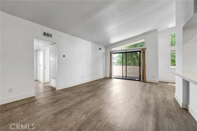 5805 Whitsett Avenue #201 photo 4