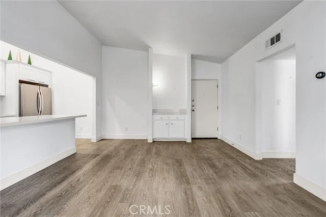 5805 Whitsett Avenue #201 photo 5