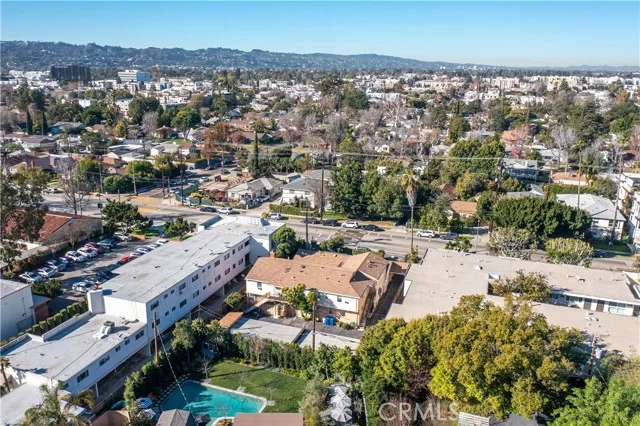 4918 Cahuenga photo 3