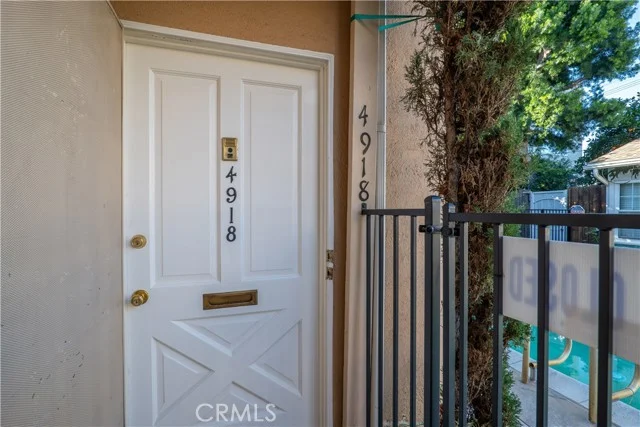 4918 Cahuenga photo 4