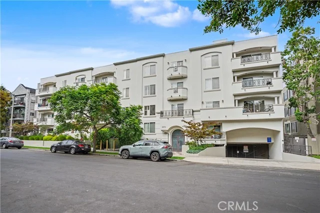 1878 Greenfield Avenue #204 photo 5