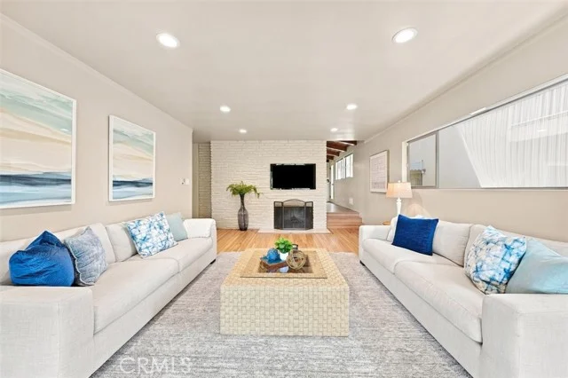 1621 Flower Avenue photo 3