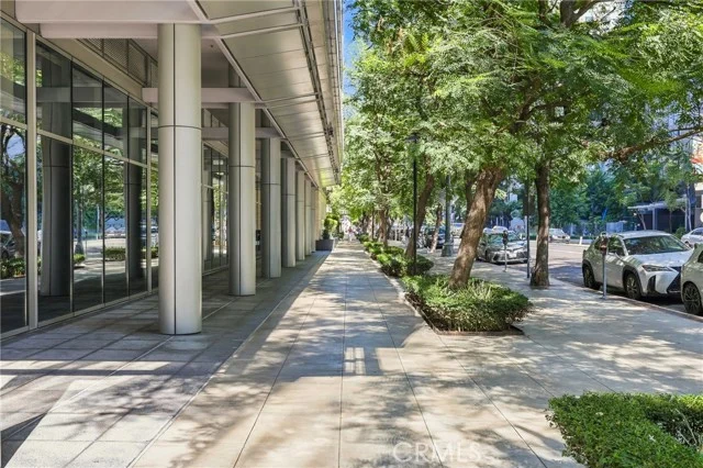 1155 S Grand Avenue #609 photo 3