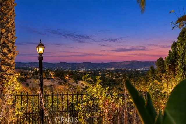 4537 Ellenita Avenue, Tarzana