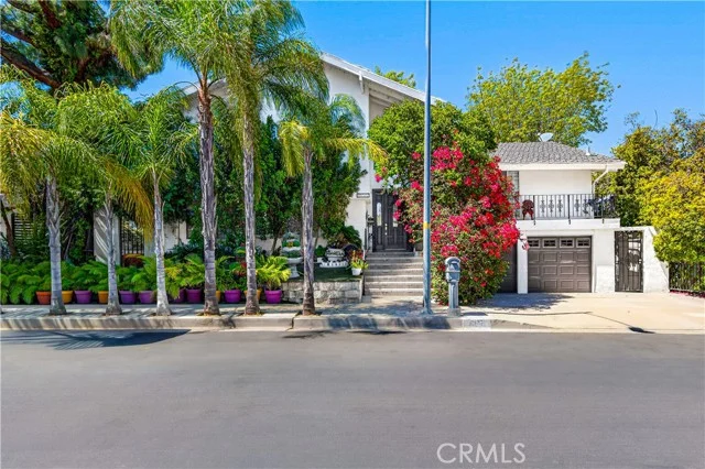 4537 Ellenita Avenue photo 3
