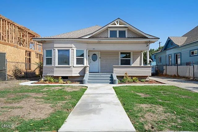 655 E 50th Street photo 2