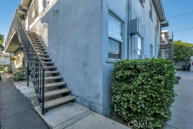 6308 Coldwater Canyon photo 4
