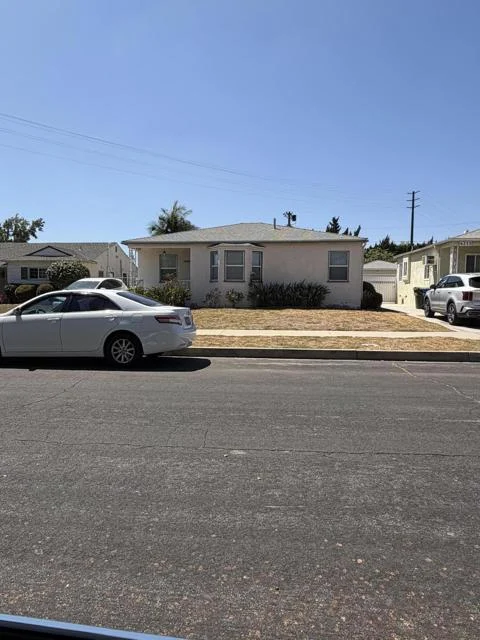 6227 Denny Avenue, North Hollywood