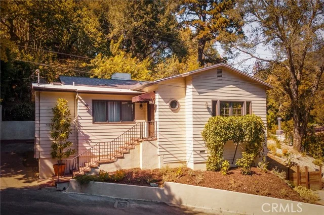 10423 Oletha Ln photo 2