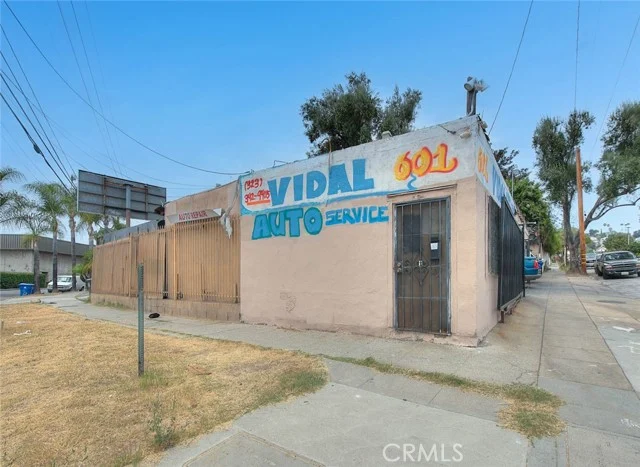601 W Avenue 28 photo 2