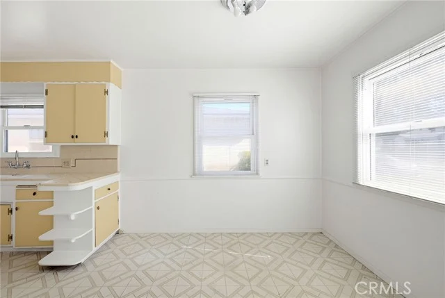 3733 W 173rd photo 4