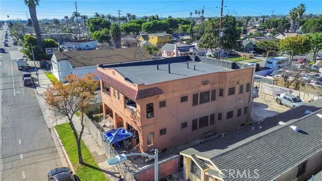 9019 S San Pedro photo 3