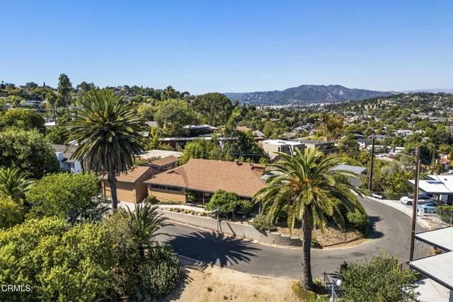 1105 Olancha Drive photo 2