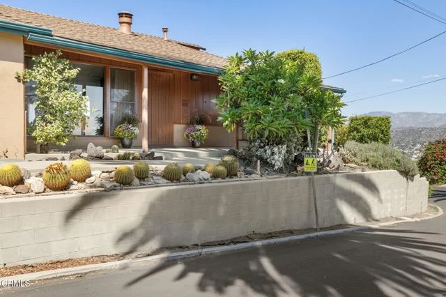 1105 Olancha Drive photo 4