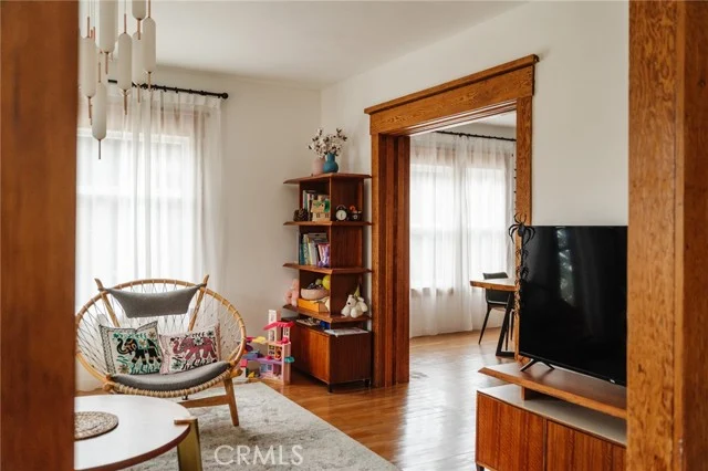 1345 Linden Avenue photo 4