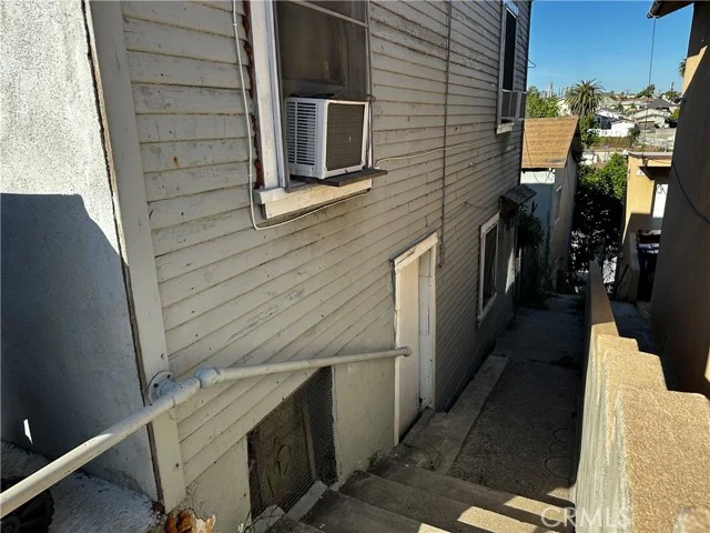 451 S Lorena photo 2