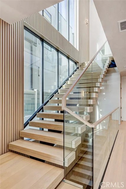 1404 Manhattan photo 4