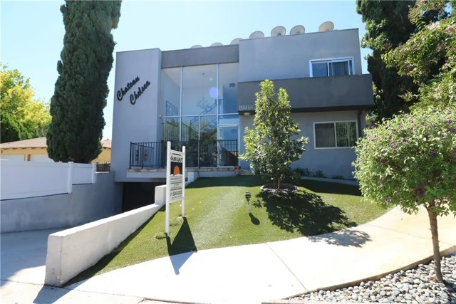 10816 Camarillo photo 2