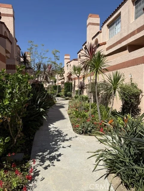 3101 Plaza Del Amo #37 photo 3
