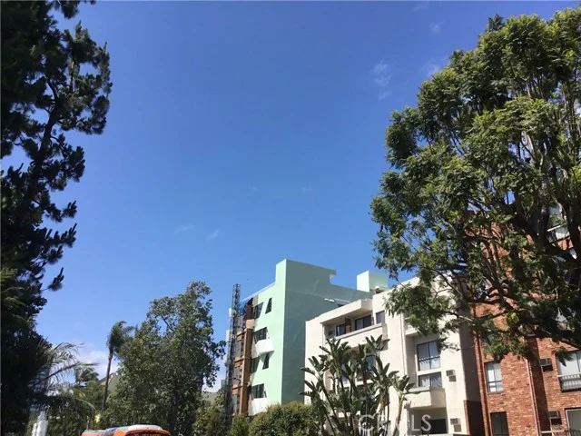 1440 Veteran Avenue photo 3