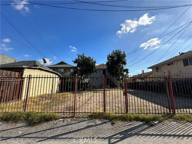 3213 Huron photo 2
