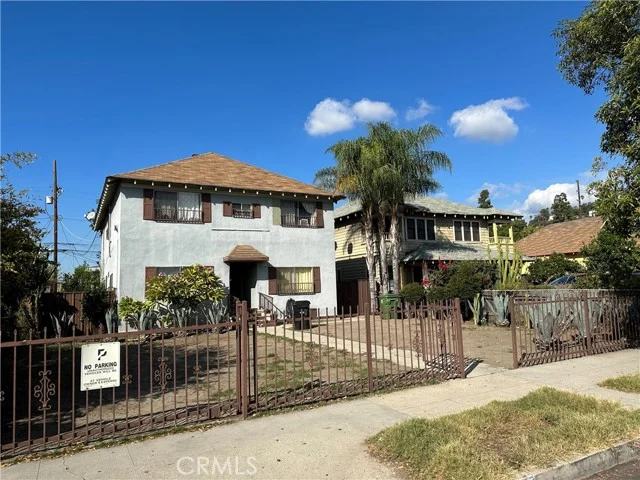 3213 Huron photo 3