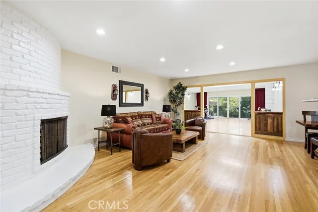 13616 Delano photo 5