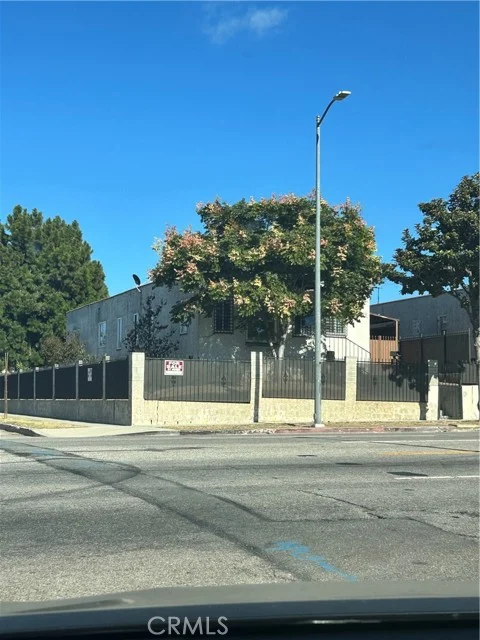 7502 Crenshaw Blvd photo 2