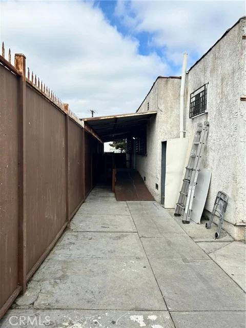 7502 Crenshaw Blvd photo 3