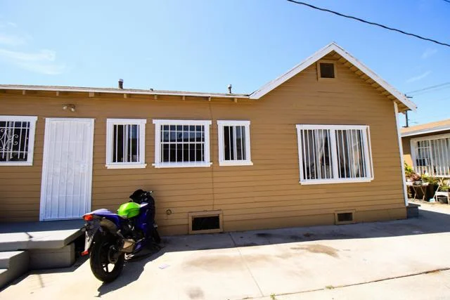 1304 W 93Rd Street photo 4