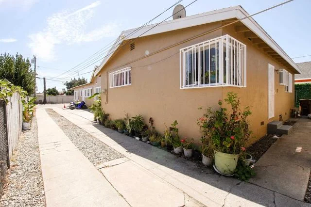 1304 W 93Rd Street photo 5