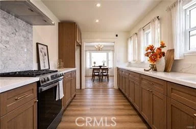 5215 S Van Ness photo 5