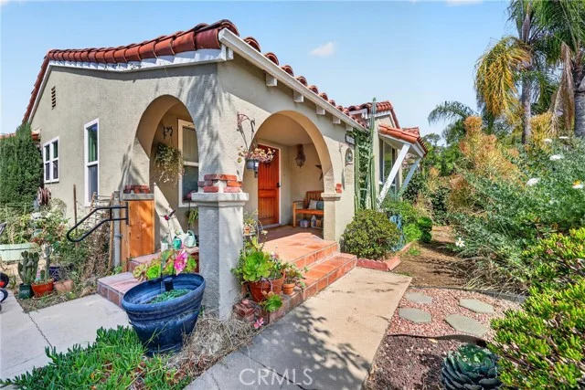 2852 W Avenue 34 photo 3