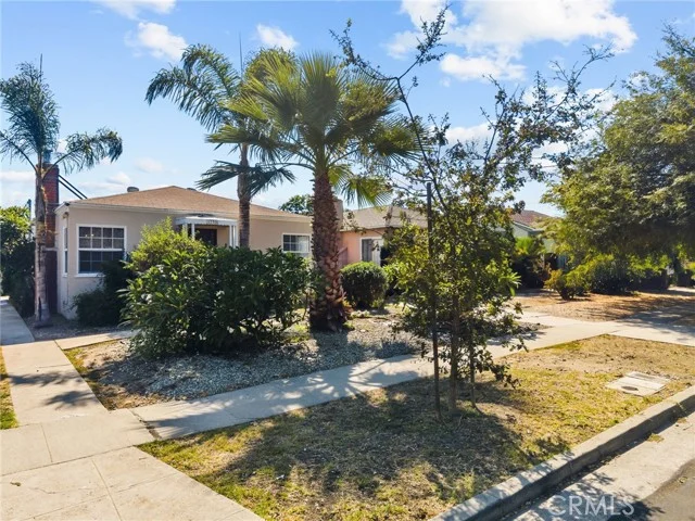 1733 S Carmelina Avenue photo 2